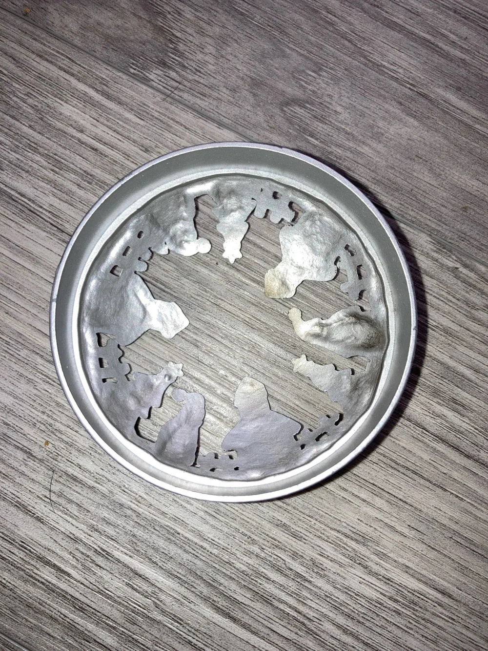 YANKEE CANDLE Silver Holiday Village Candle Topper 3.5 inch Diameter